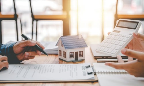 Signing refinancing paperwork