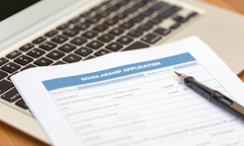 5 Tips to Navigating Scholarships  Jefferson Bank